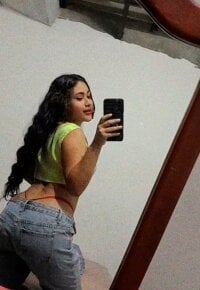Casandra_Montiel's Offline Chat Room