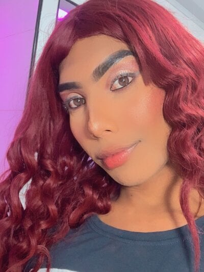 emeli_roushot from stripchat