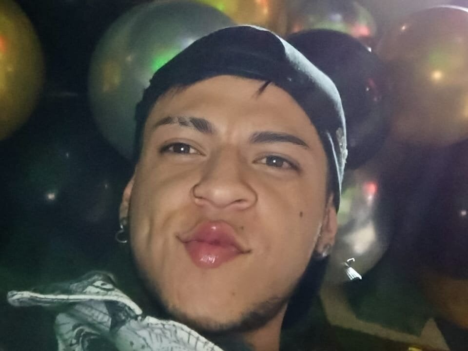 Czat XXX offline – Zackfalcon_