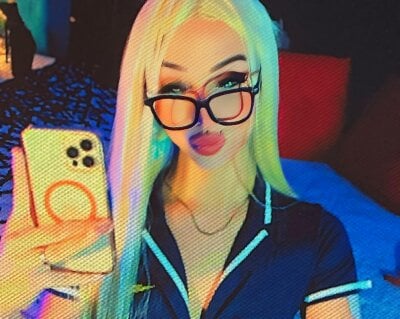 Christina_XXX_ Trans Middlepricedprivates Live Webcam Nude