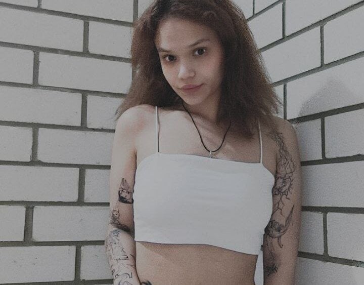 elivecams.com LillyLindsey livesex profile in bisexual cams