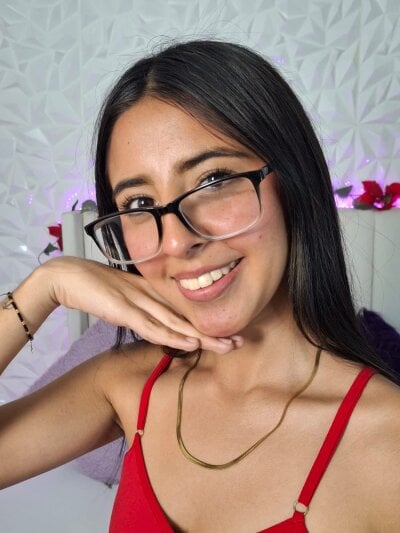 Mirandaa_Rogers Female Girls Online Cam Strip