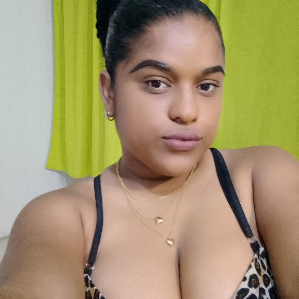Live sex webcam photo for DanielaPerrita123 #290311576