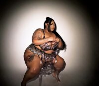 PlussizeDoll03's Offline Chat Room