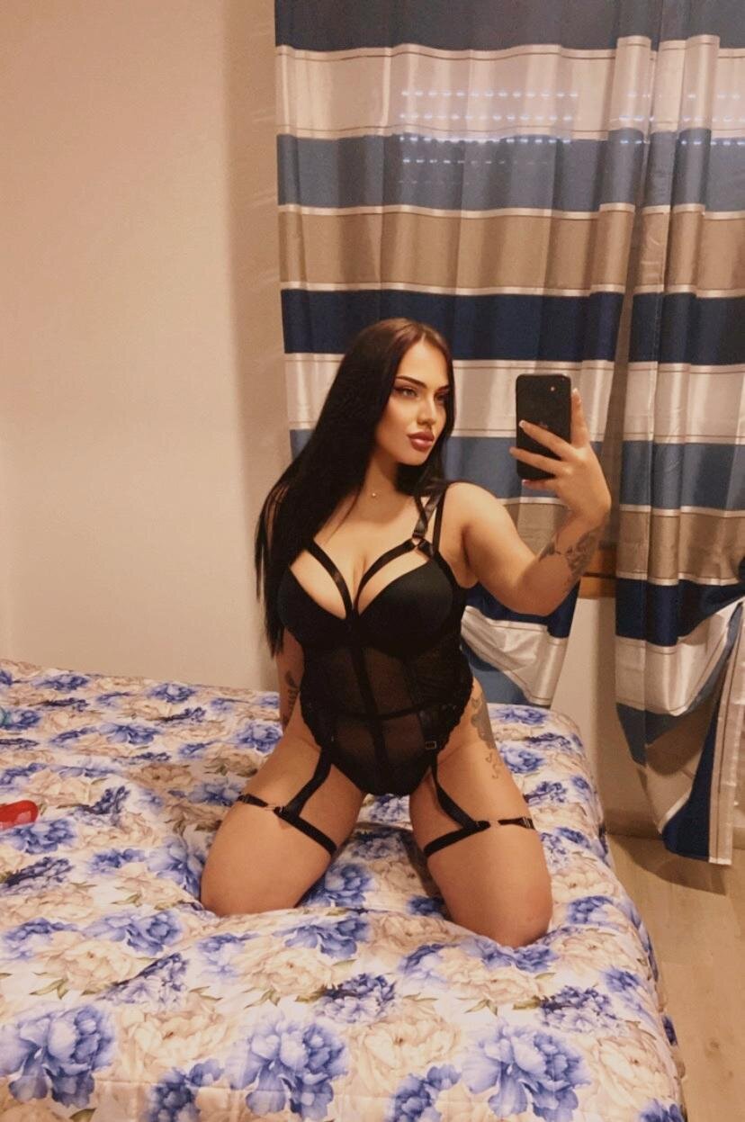 Maya_Hotstrip