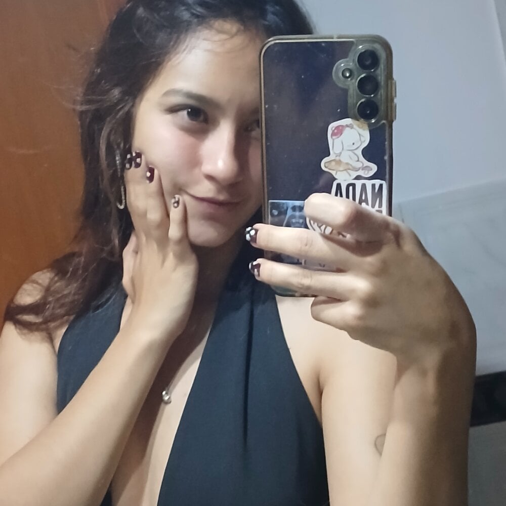 watchgirlcam.com hannee__ livesex profile in latin cams