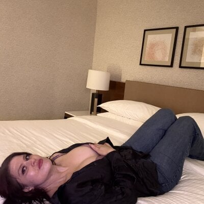 JulietteLatte Live Cam on StripChat