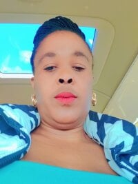 Ebonyboobsmilk's webcam live show