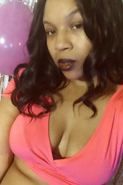 NAOMIdaFreakXXXXX - ebony dildo or vibrator