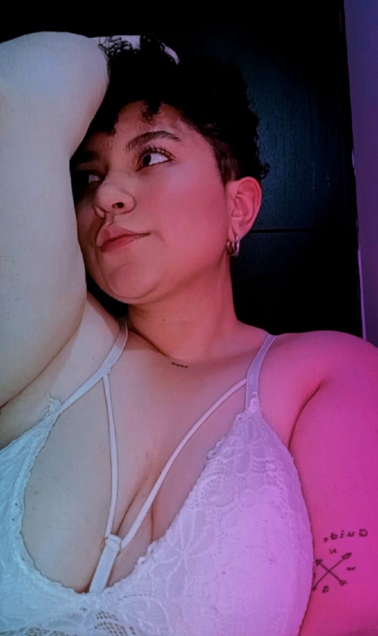 curly_cam_queen69