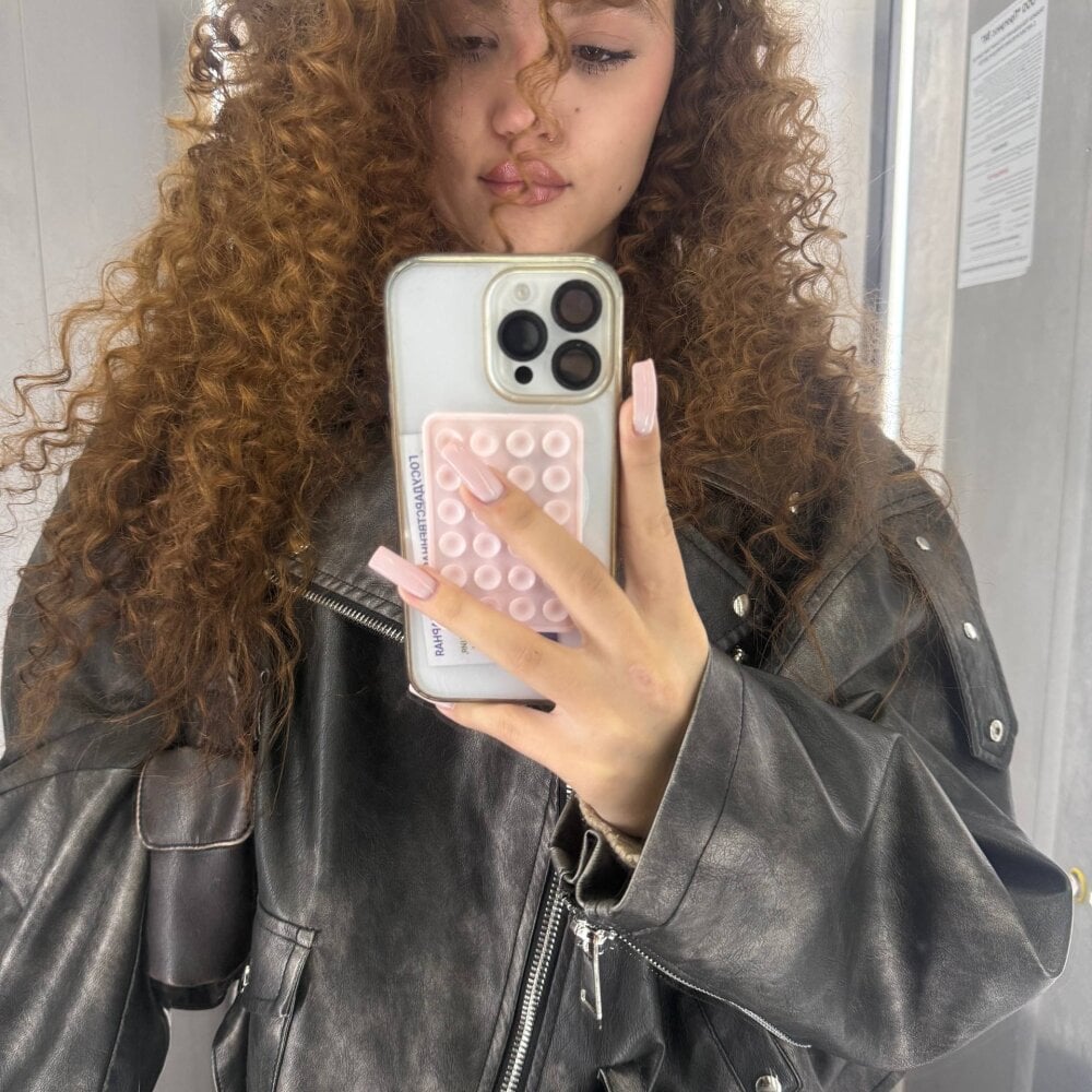 leylawinxxx's Offline XXX Chat