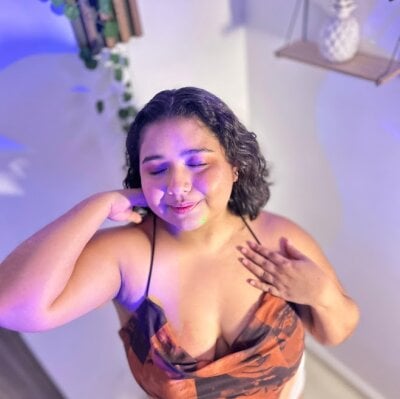 Emyrose2 Couple Newlatin Nude Webcam
