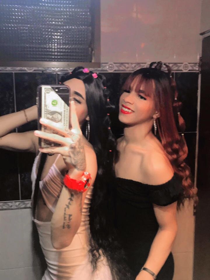 Watch  hellen_and_kami live on cam at StripChat