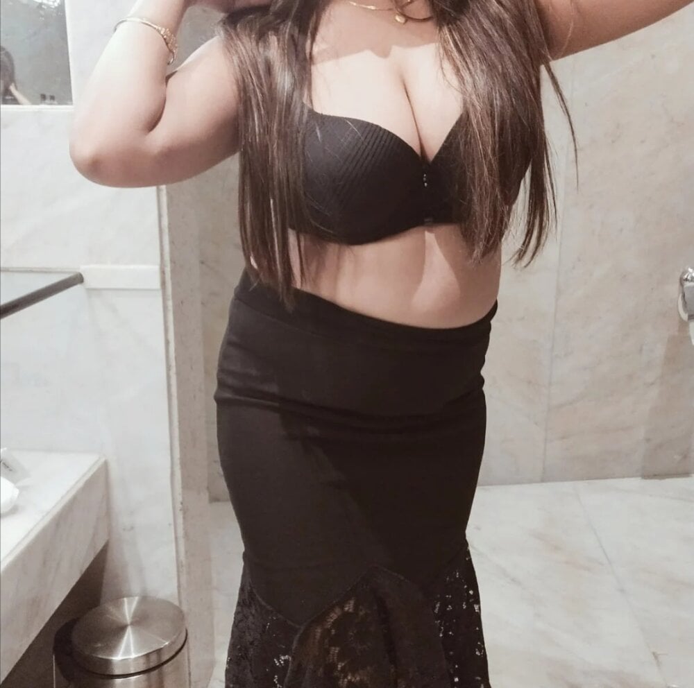 Live sex webcam photo for Raj_love_Sima #290215294