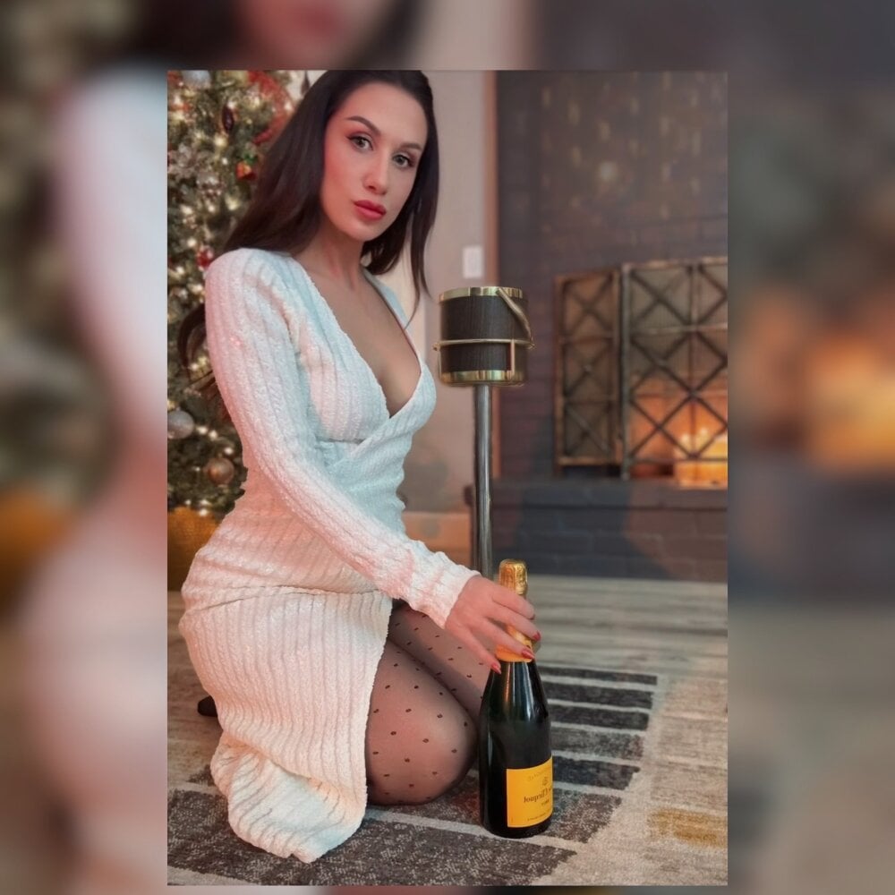 Live sex webcam photo for Fiona_Kent_ #290255666