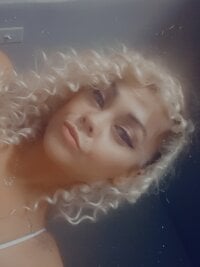SugarKennedy's Offline Chat Room