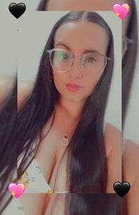 celine_lopez's Offline Chat Room