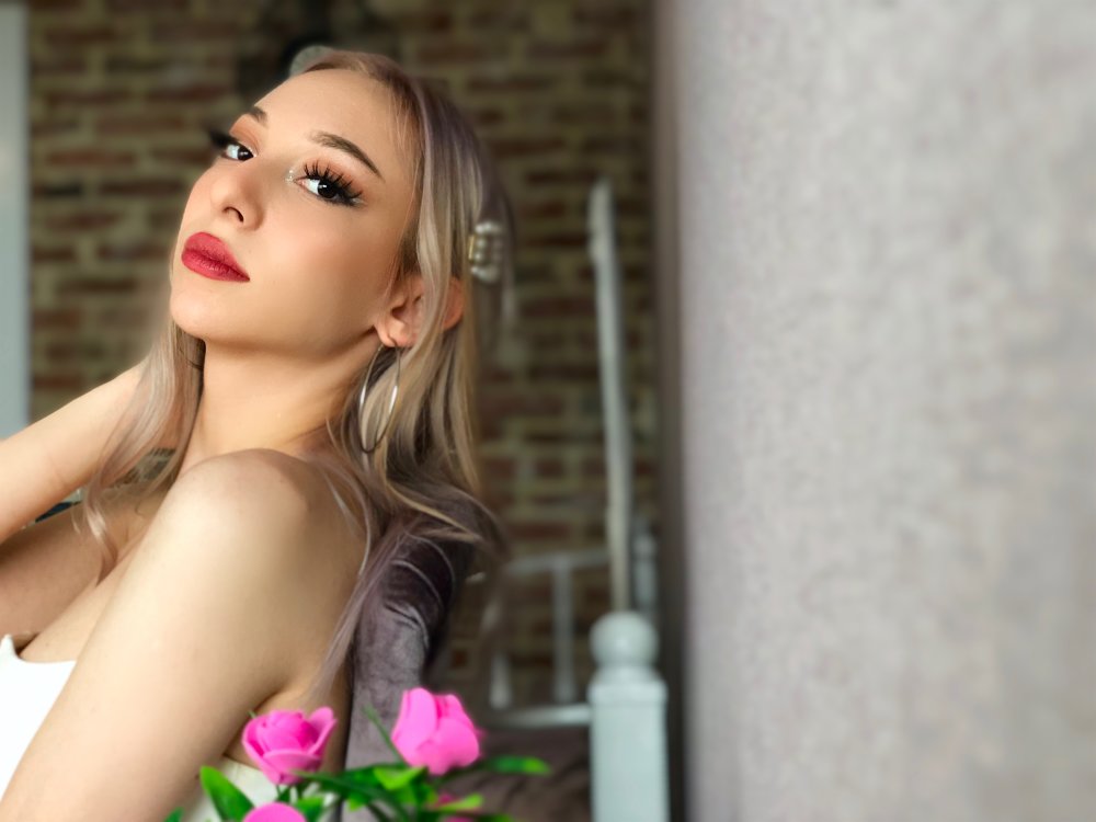 IsabelFinch's Offline Chat Room