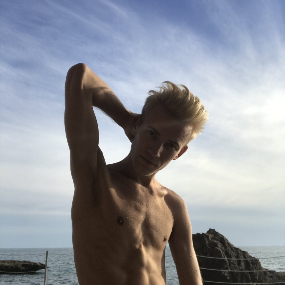 Vuitton's Offline XXX Chat