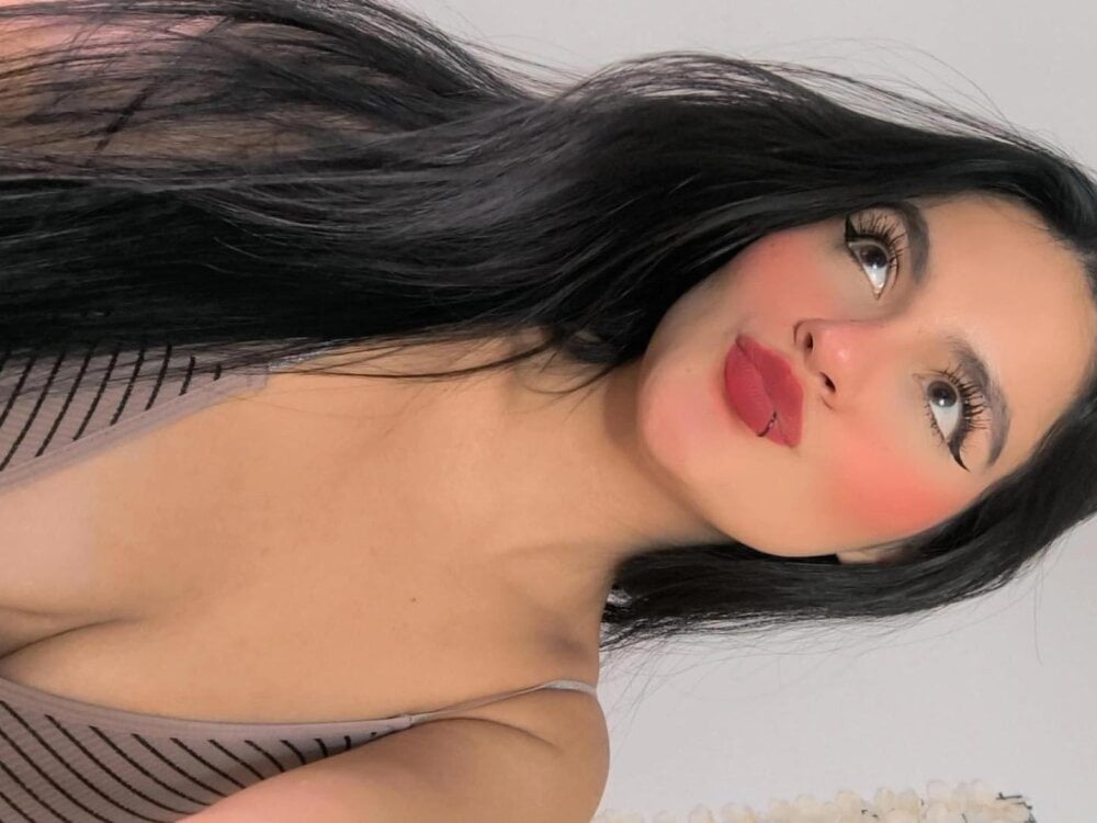 badgirlwebcam.com lorenaa1 livesex profile in latin cams