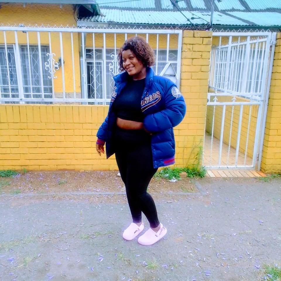 stripchat sexyprob webcam profile pic via grannylivesexcams.com