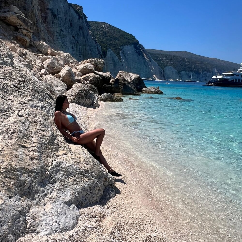 stripchat leena_c webcam profile pic via badgirlwebcam.com