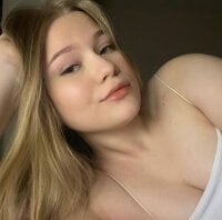 Lilly_Hill's Offline Chat Room