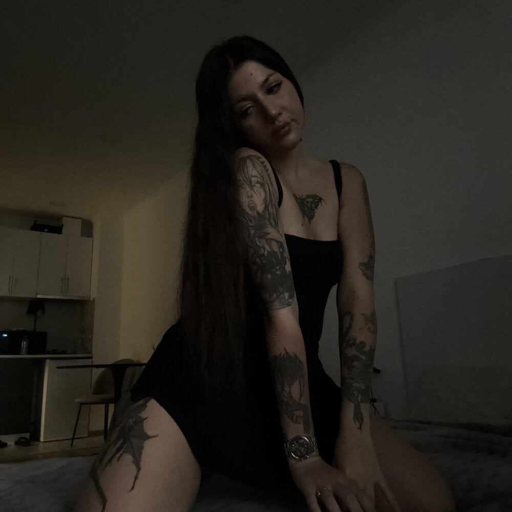 chatnmate.com carolinessky livesex profile in from-poland cams
