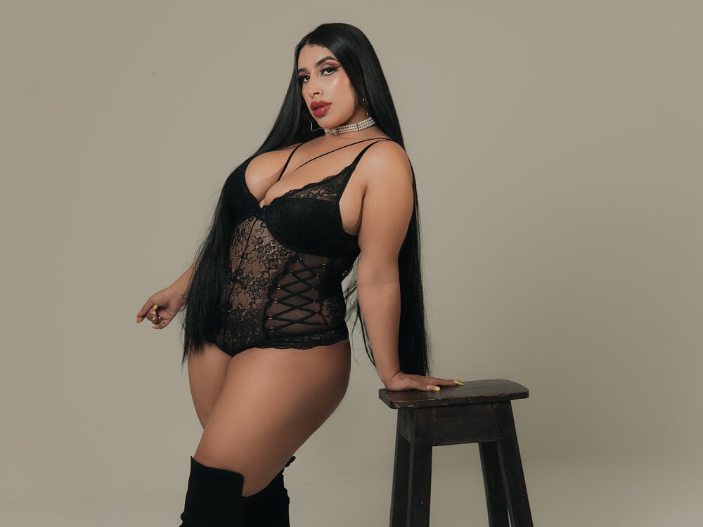 LeahLombardi_ live cam model at StripChat
