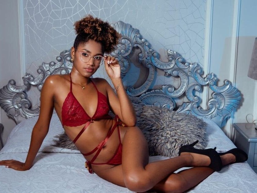 Live sex webcam photo for Ebony_beautifull #289922907