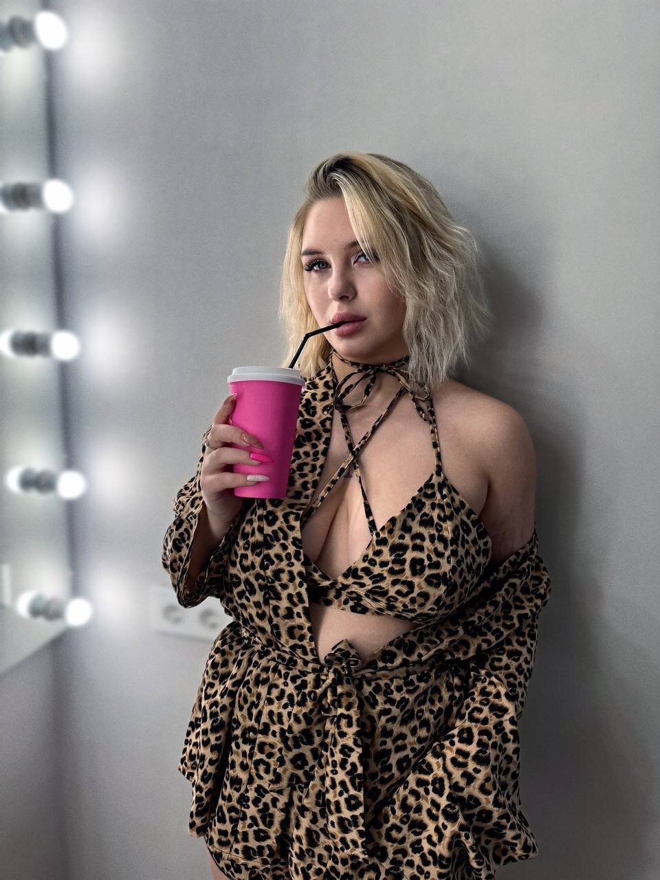 Amelia_Mooree