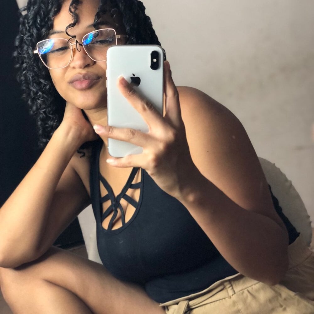 livesex.fan scarletnoir4u livesex profile in in-the-paradise-of-sins cams