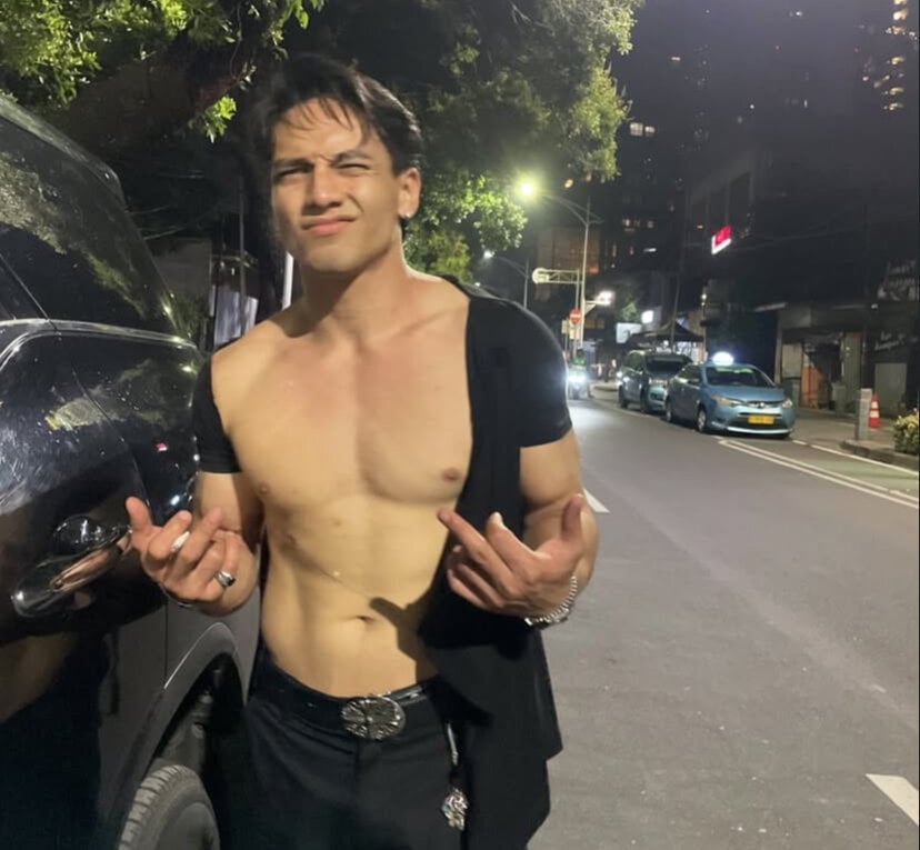 sellyyoul's Offline XXX Chat