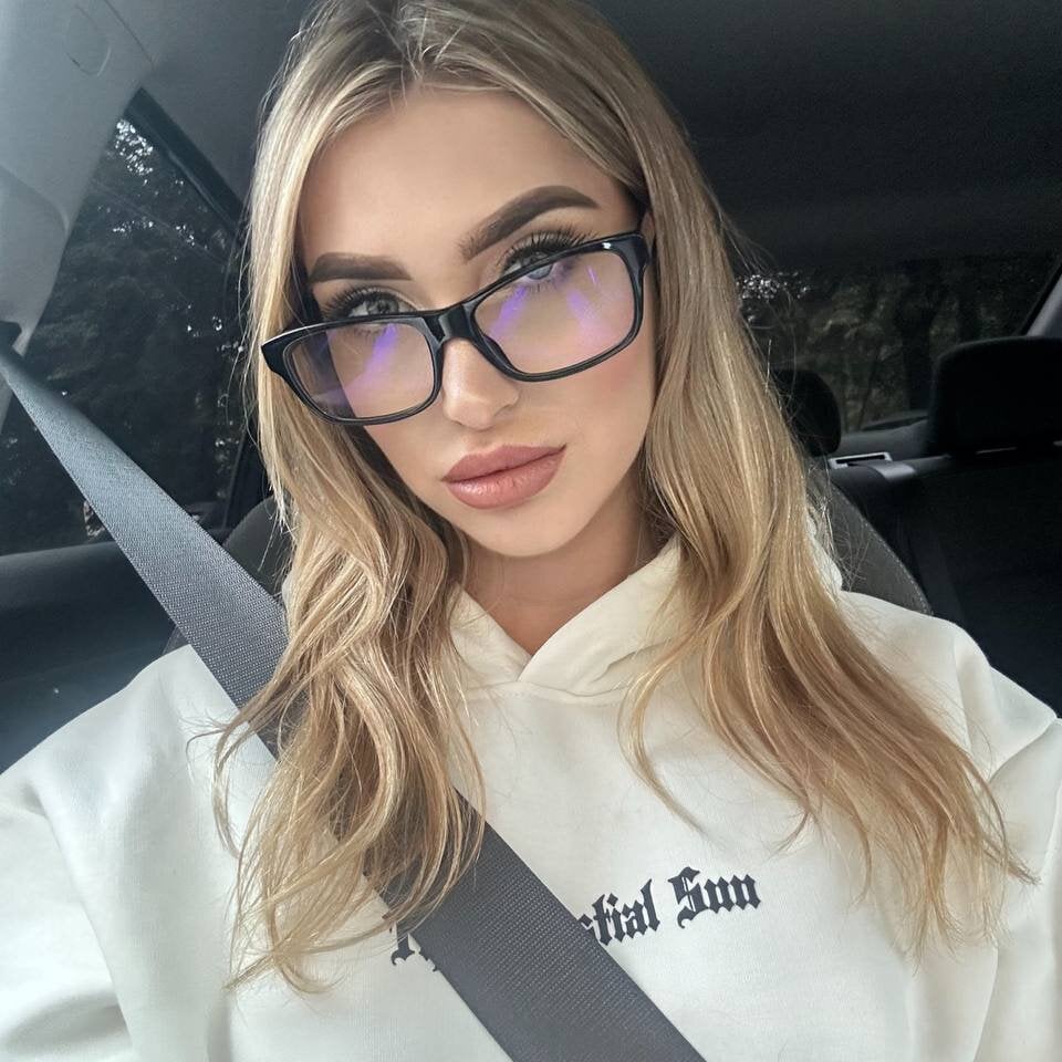 Allice_White profile