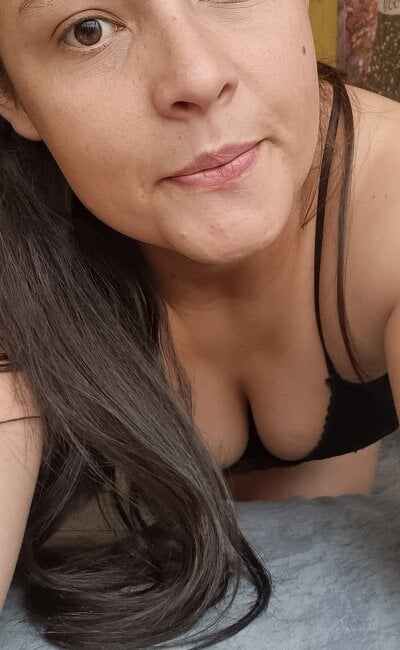 Niidia - latin deepthroat
