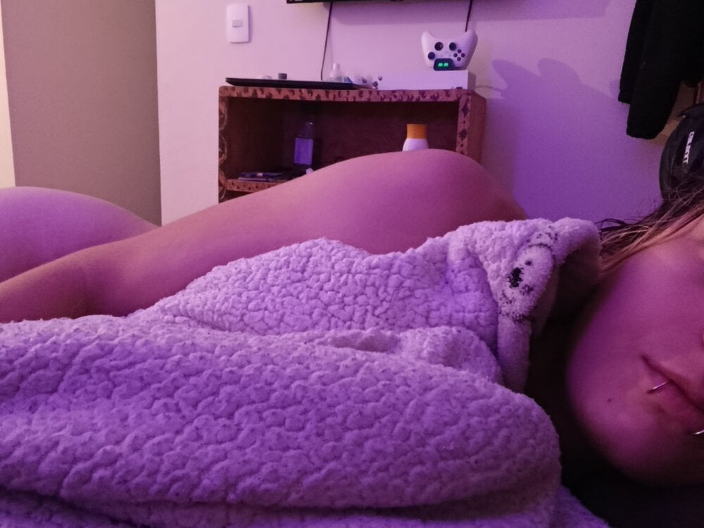 fr3akonal3ash from stripchat