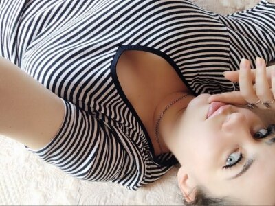 Nennilovely 👗 live online cam