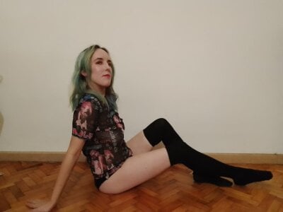 SweetCaroliina - Stripchat Cam2cam Dildo Masturbation Girl 