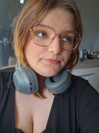 nymphomane2006 on StripChat