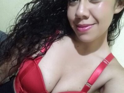 carolina_play Live Cam on StripChat