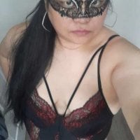 bigbustyazn's Offline Chat Room