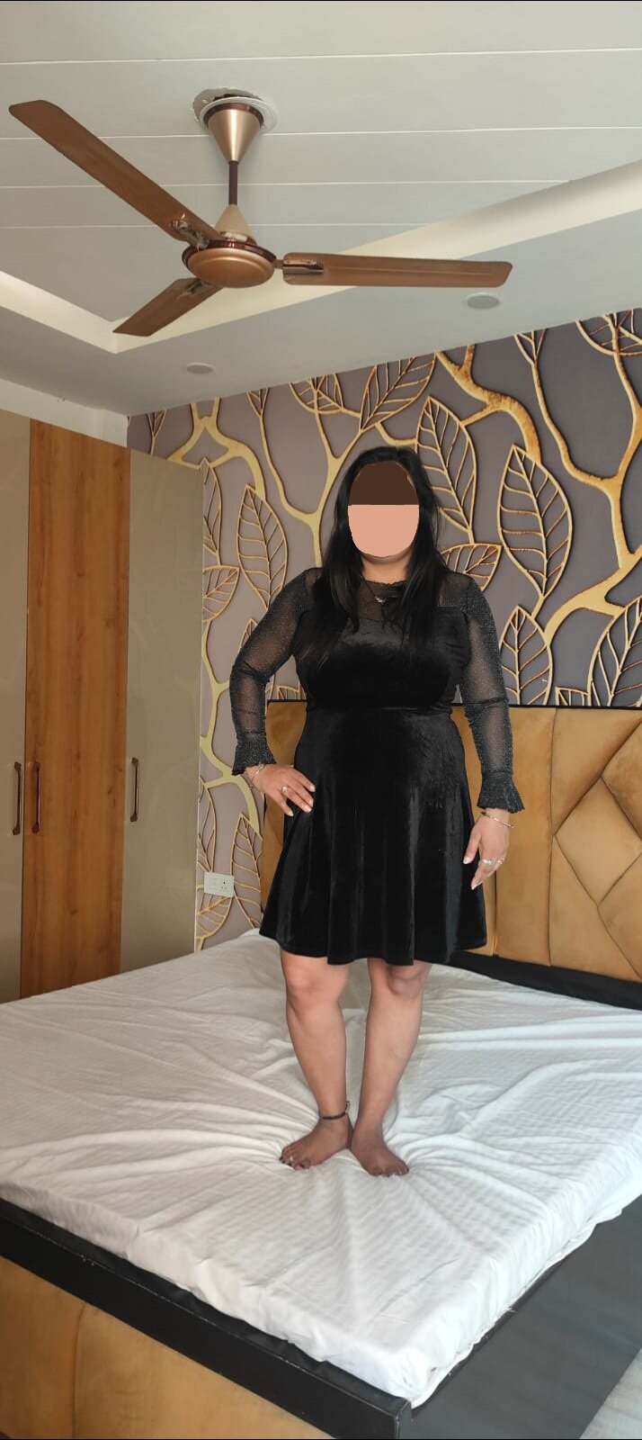 Hot_roohi