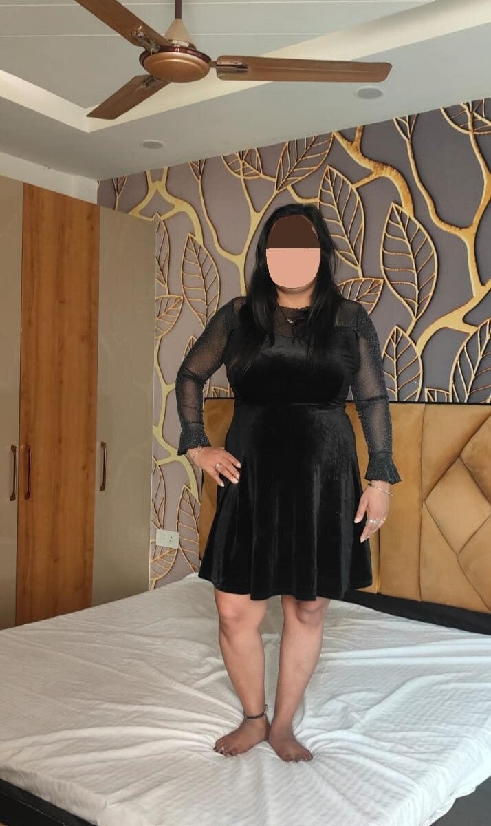 Hot_roohi profile
