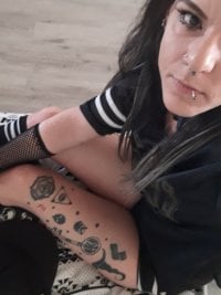 ravenmarie666's Offline Chat Room