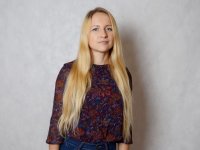 Blonde_Cutie's Offline Chat Room