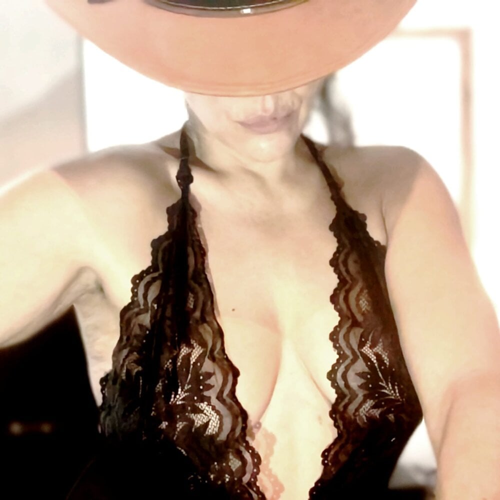 Everydayisburningman profile
