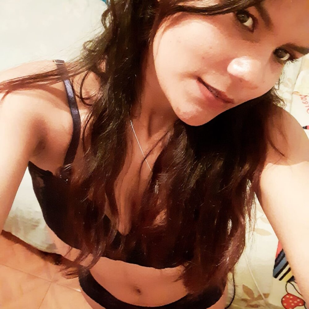 laura_fiore19 🔼 live nude chat