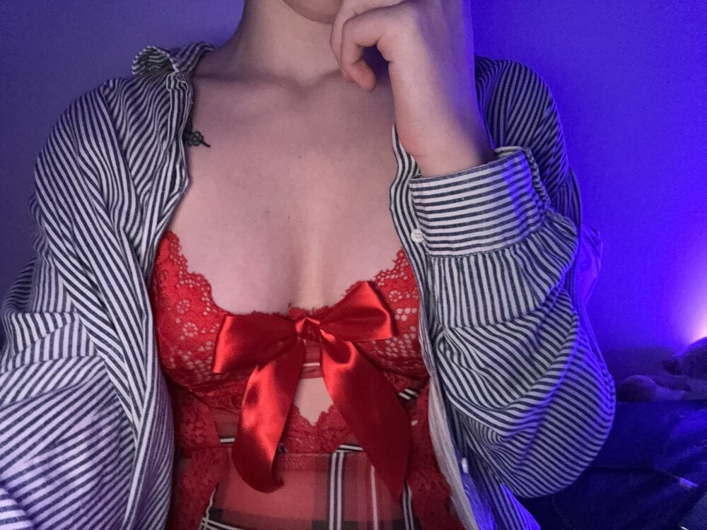 ju_juliette's Offline XXX Chat