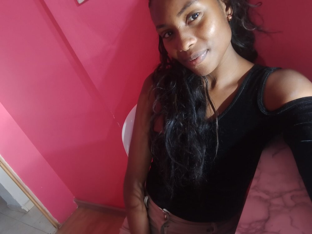 hornycocoaa's Offline XXX Chat