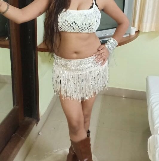 cute_aaisha from stripchat